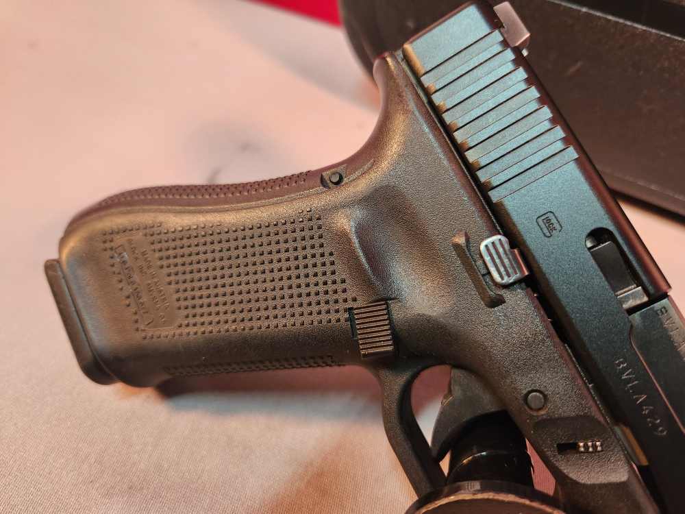 *POLICE TRADE IN* GLOCK 22 GEN5 40S&W USED! PENNY ACUTION!-img-6