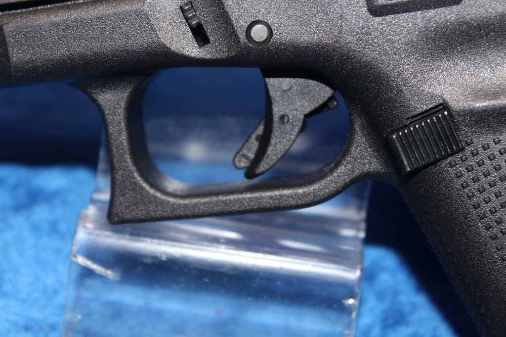 Glock 44 .22lr Semi-Automatic Pistol 4" Barrel with Magazine, Hard Case-img-7