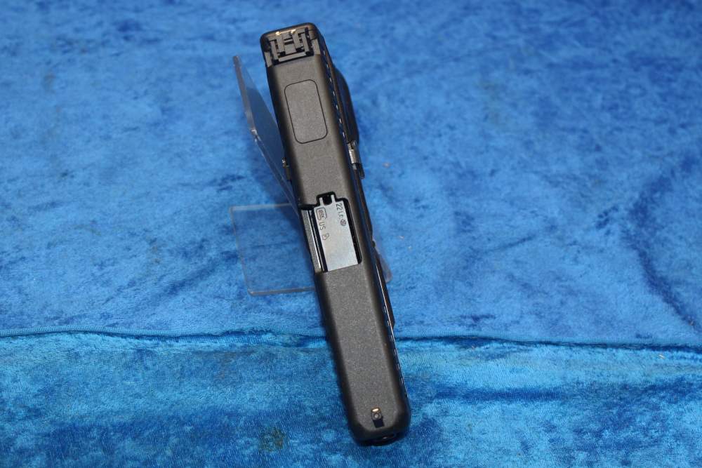 Glock 44 .22lr Semi-Automatic Pistol 4" Barrel with Magazine, Hard Case-img-18