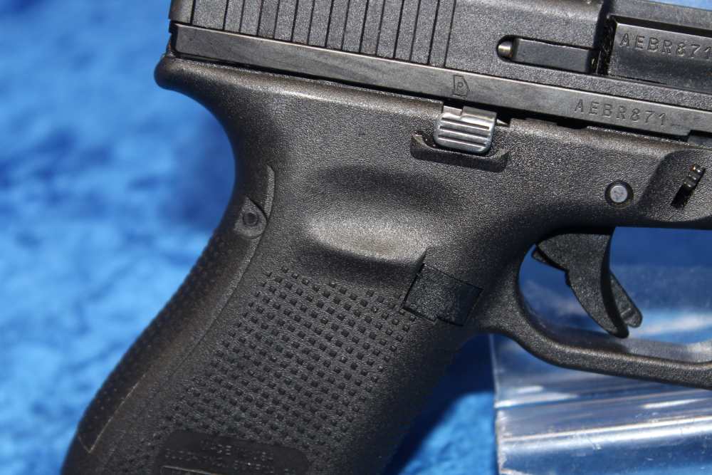 Glock 44 .22lr Semi-Automatic Pistol 4" Barrel with Magazine, Hard Case-img-12