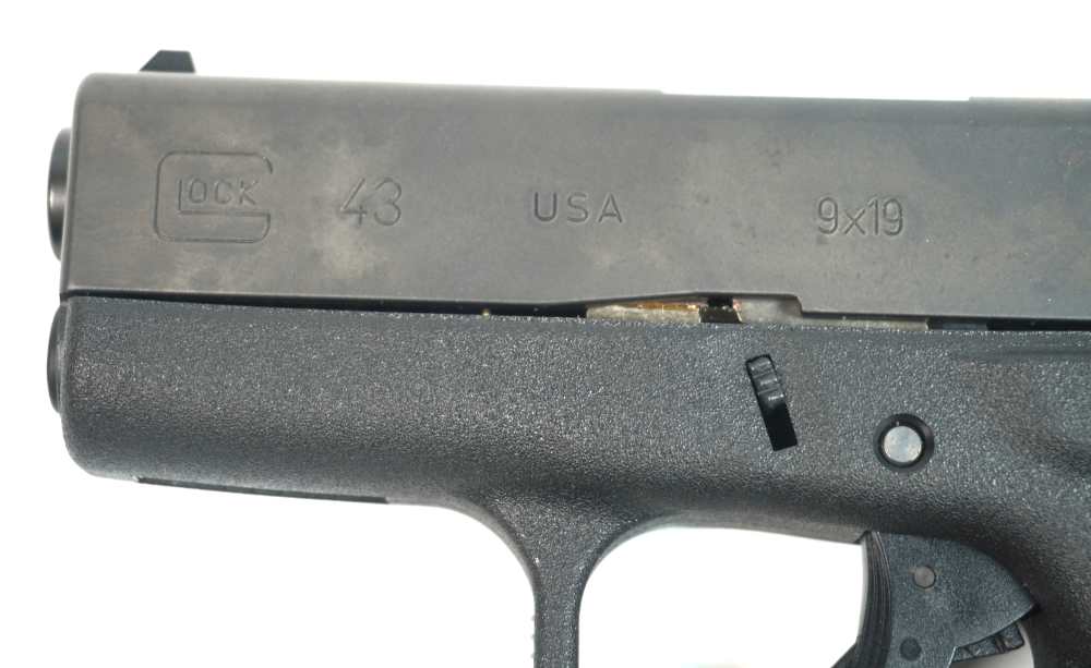 GLOCK 43 9MM SUBCOMPACT PISTOL – BOX & PAPERS • NO RESERVE!-img-15