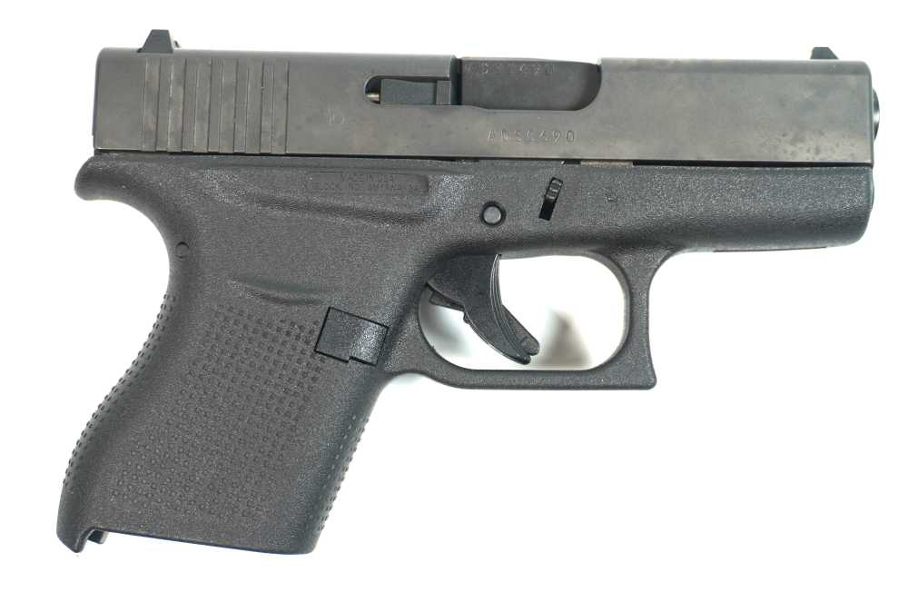 GLOCK 43 9MM SUBCOMPACT PISTOL – BOX & PAPERS • NO RESERVE!-img-11
