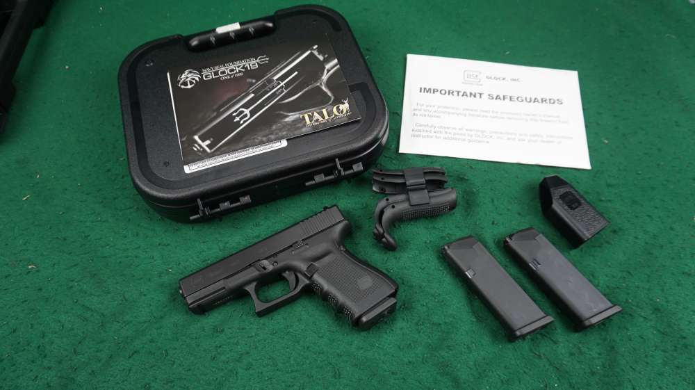 Unfired #37 of 1000 Talo / Glock 19 Gen4 Navy Seal Foundation 9mm 1¢ Start -img-0