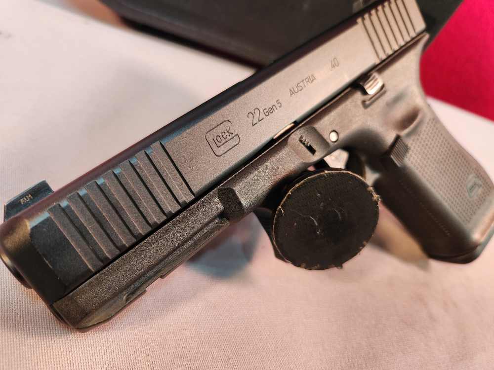 *POLICE TRADE IN* GLOCK 22 GEN5 40S&W USED! PENNY ACUTION!-img-3