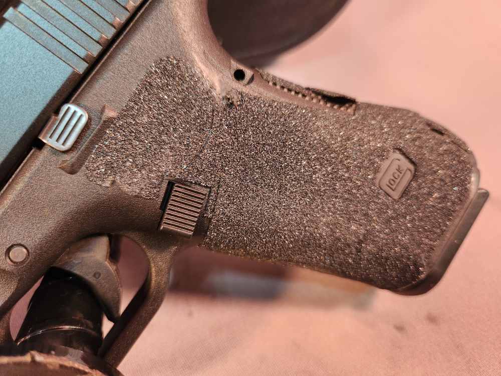 *POLICE TRADE IN* GLOCK 22 GEN5 40S&W USED! PENNY ACUTION!-img-1