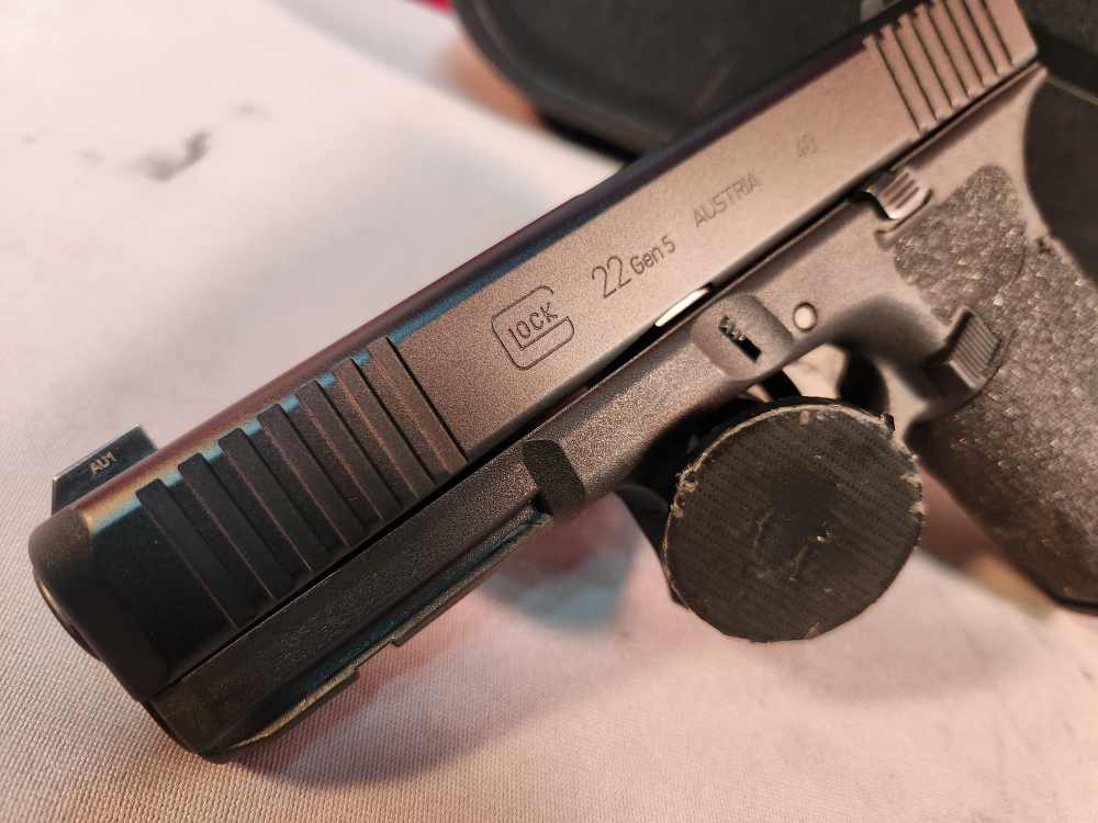*POLICE TRADE IN* GLOCK 22 GEN5 40S&W USED! PENNY ACUTION!-img-3