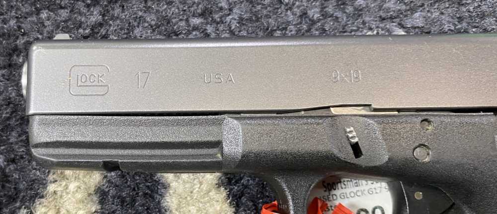 USED Glock G17 in 9mm with a 4.5" Brl and 1-17 Round Magazine!!-img-6