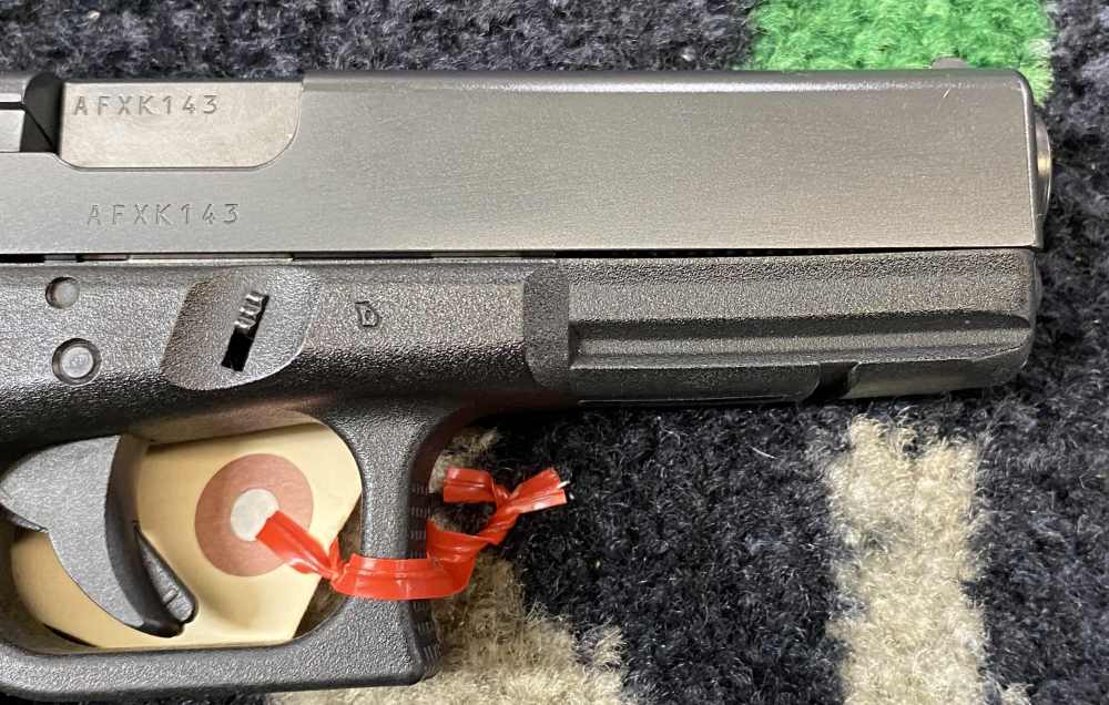 USED Glock G17 in 9mm with a 4.5" Brl and 1-17 Round Magazine!!-img-1
