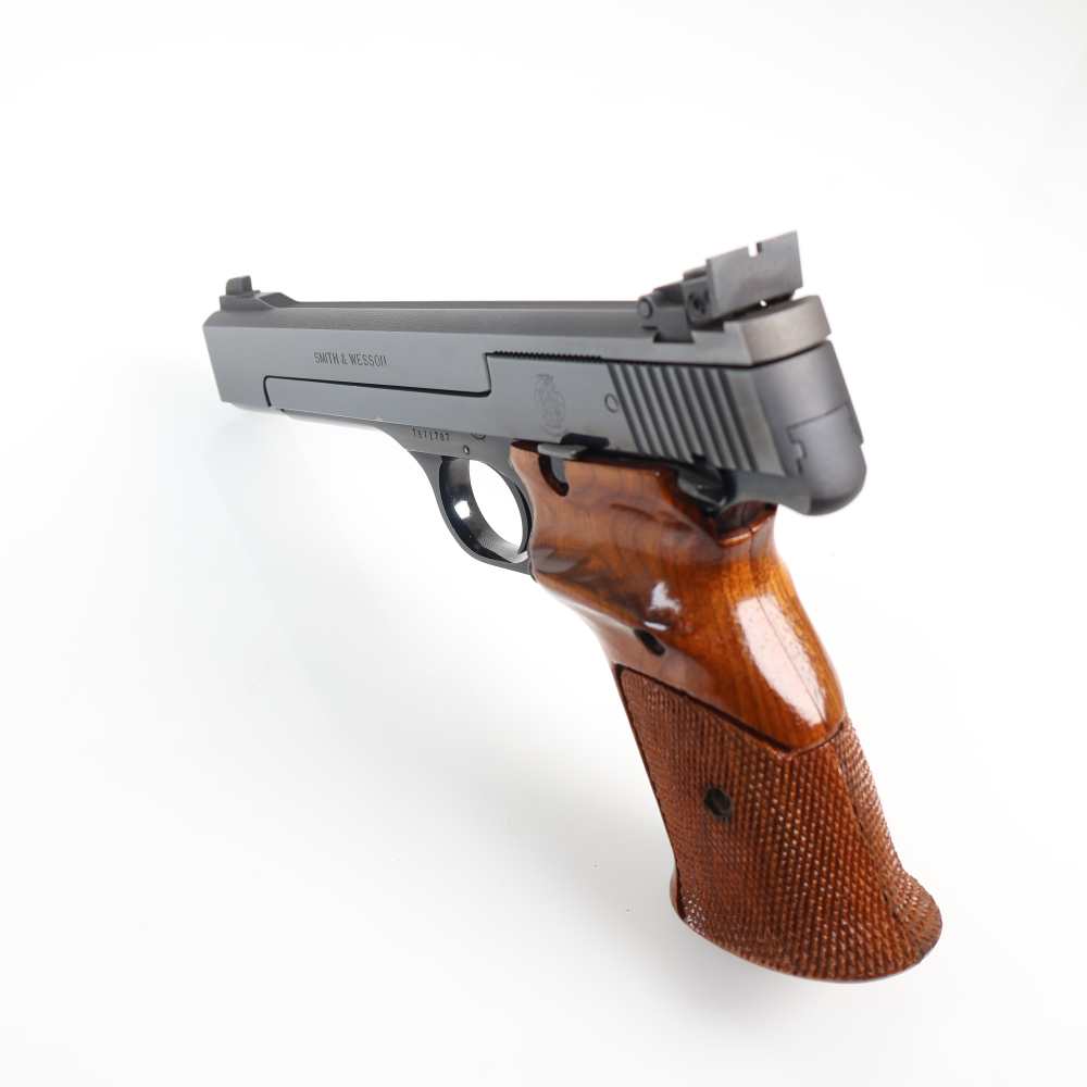 Smith & Wesson Model 41 .22LR 5.5" Heavy Barrel Beautiful Blued Circa 1988!-img-8