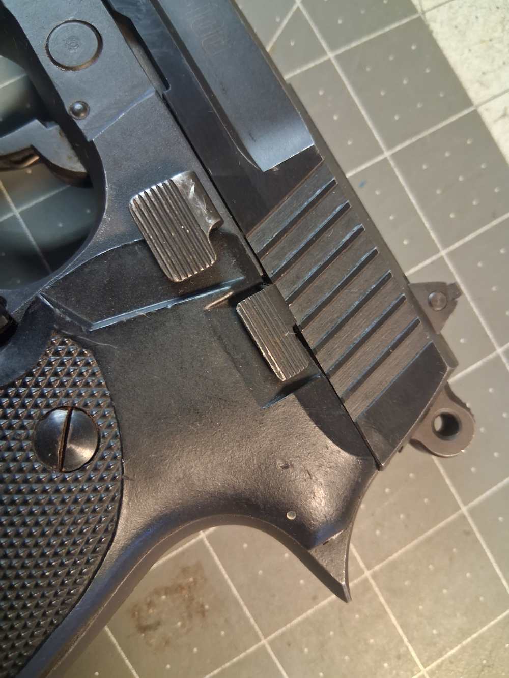 astra a100 a-100 9mm luger sig p226 copy semi auto pistol-img-7