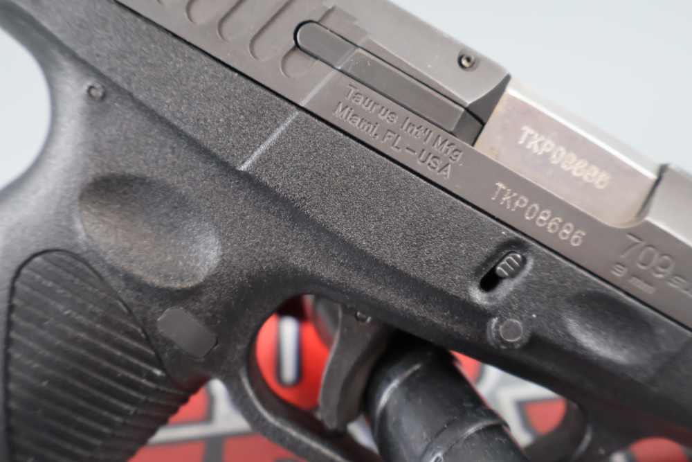 Taurus PT-709 Slim 9mm 3.20"bbl w/Box-img-6