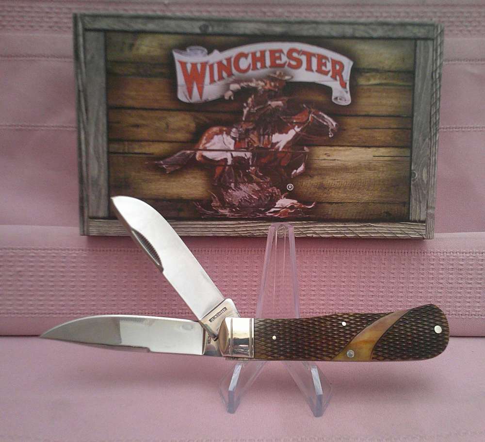 NIB Winchester WN29104C Cool Handle 2 Blade Trapper Bullet Knife is $175!-img-5