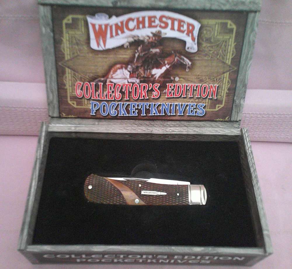 NIB Winchester WN29104C Cool Handle 2 Blade Trapper Bullet Knife is $175!-img-15