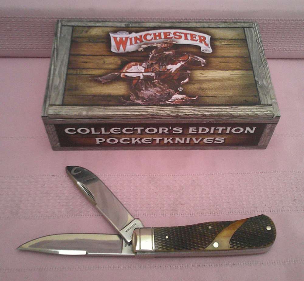 NIB Winchester WN29104C Cool Handle 2 Blade Trapper Bullet Knife is $175!-img-8