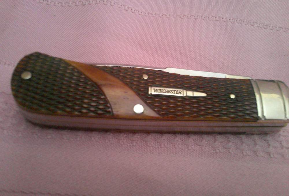 NIB Winchester WN29104C Cool Handle 2 Blade Trapper Bullet Knife is $175!-img-9