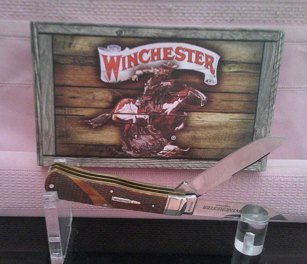 NIB Winchester WN29104C Cool Handle 2 Blade Trapper Bullet Knife is $175!-img-2