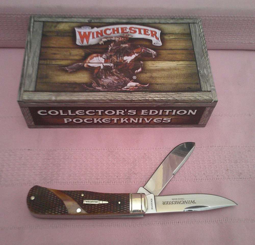 NIB Winchester WN29104C Cool Handle 2 Blade Trapper Bullet Knife is $175!-img-6