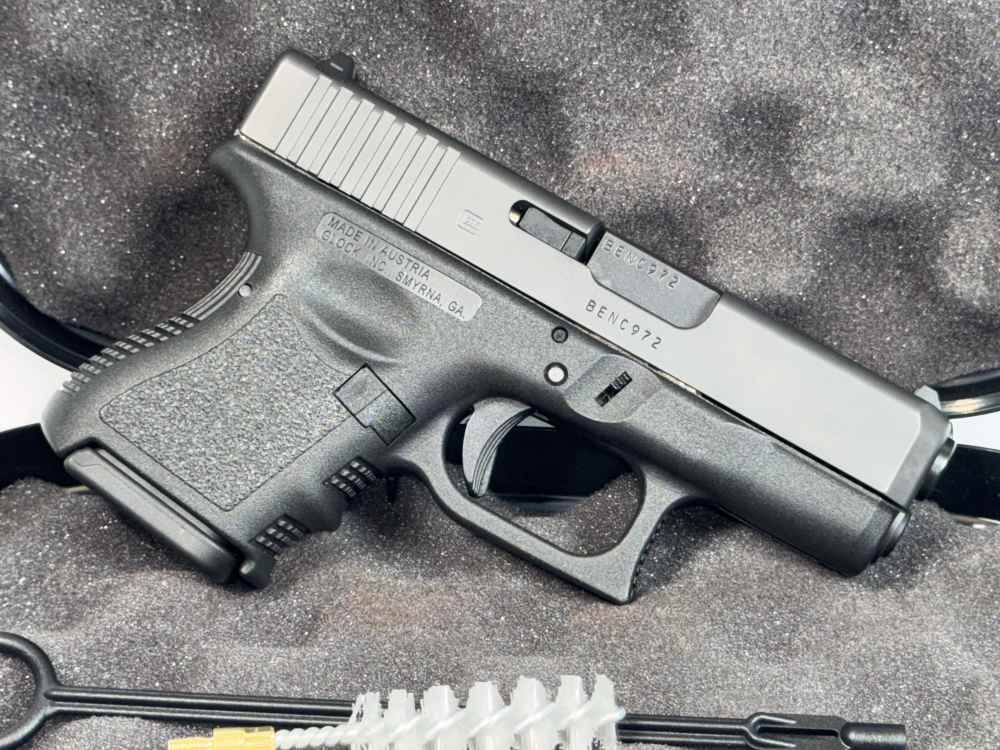 GLOCK 26 GEN3 9MM SUBCOMPACT PISTOL – BOX & MANUAL • NO RESERVE!-img-2