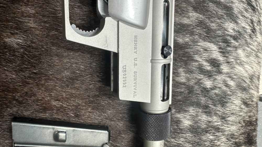Henry AR7 survival rifle-img-3