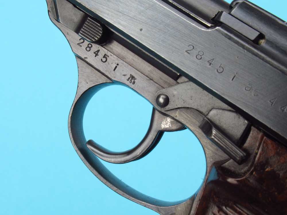 Very nice 1944 German WWII Walther P38 pistol 9mm Luger AC44 Mauser-img-12