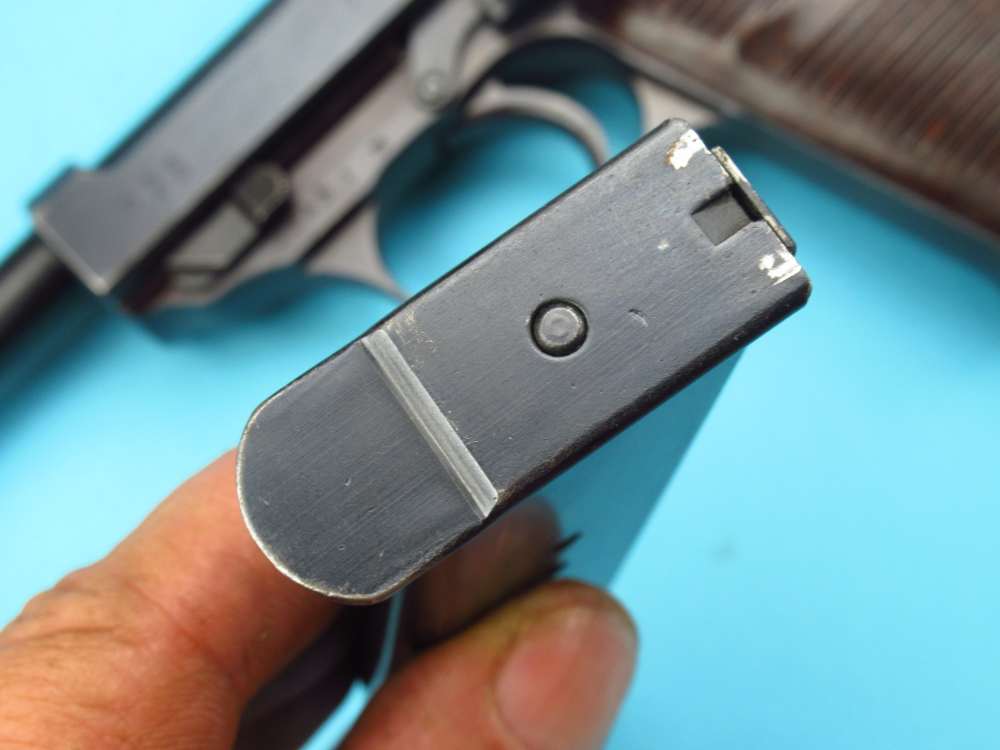 Very nice 1944 German WWII Walther P38 pistol 9mm Luger AC44 Mauser-img-119