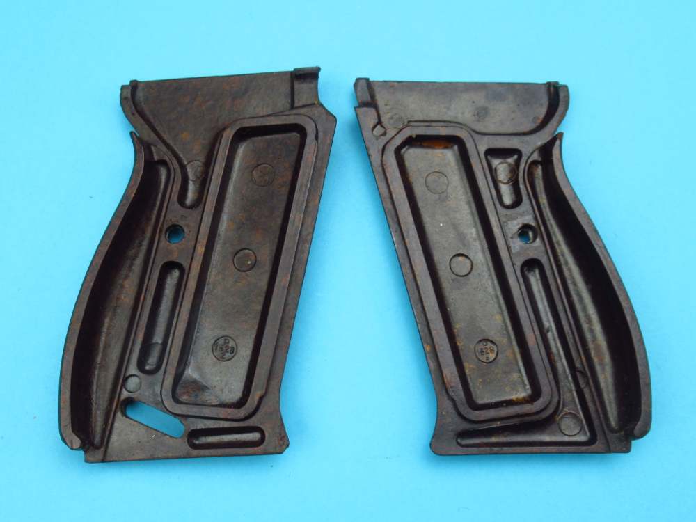 Very nice 1944 German WWII Walther P38 pistol 9mm Luger AC44 Mauser-img-105