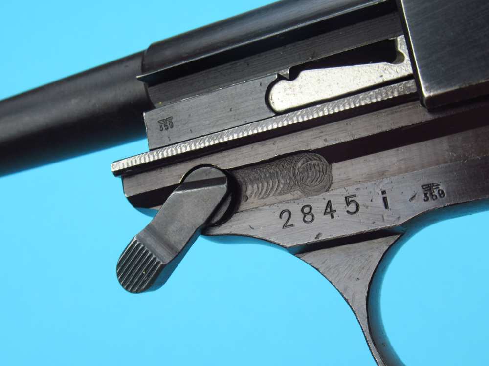 Very nice 1944 German WWII Walther P38 pistol 9mm Luger AC44 Mauser-img-76