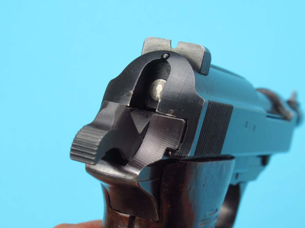 Very nice 1944 German WWII Walther P38 pistol 9mm Luger AC44 Mauser-img-69