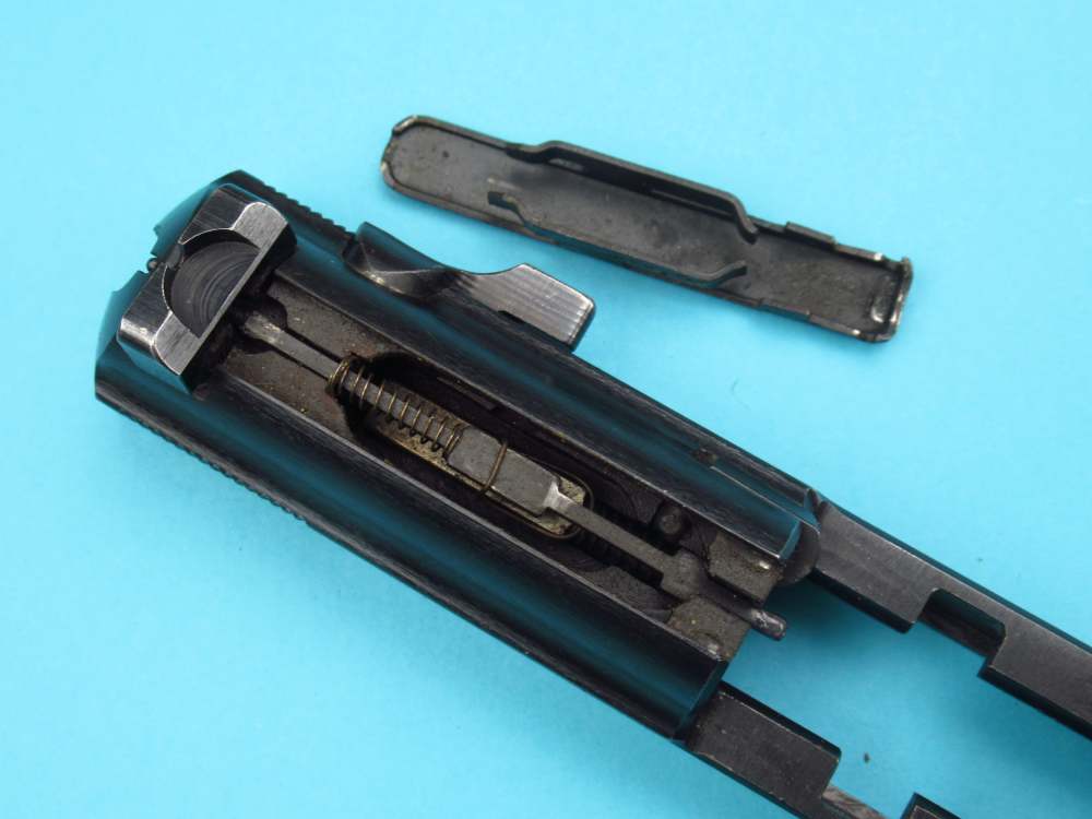 Very nice 1944 German WWII Walther P38 pistol 9mm Luger AC44 Mauser-img-109