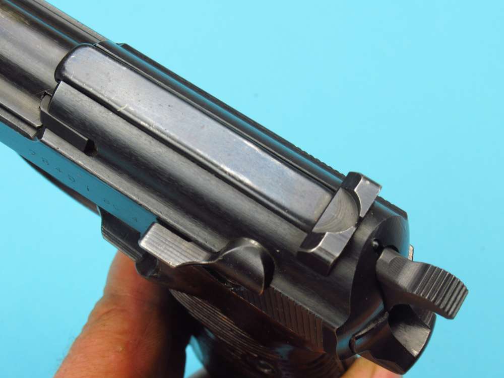 Very nice 1944 German WWII Walther P38 pistol 9mm Luger AC44 Mauser-img-39