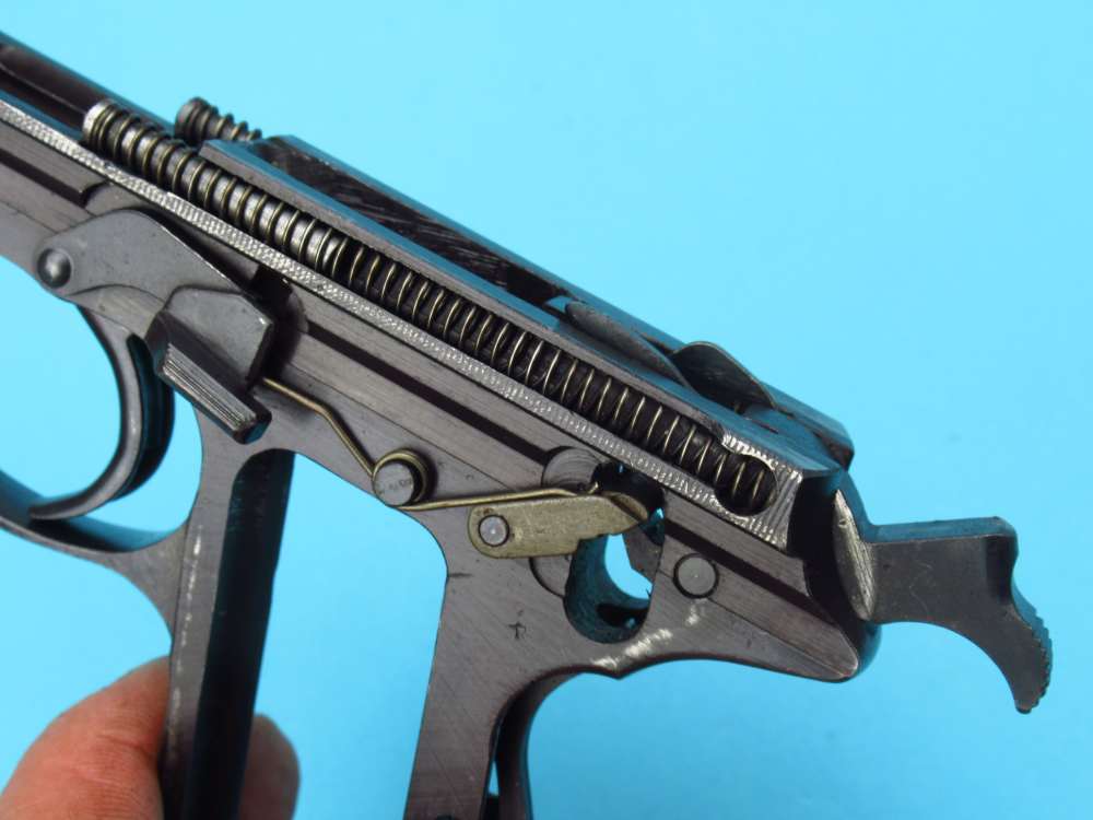 Very nice 1944 German WWII Walther P38 pistol 9mm Luger AC44 Mauser-img-97