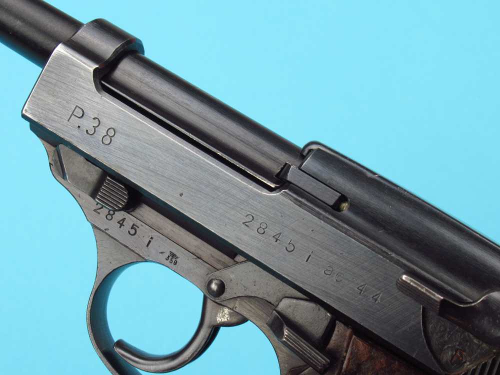Very nice 1944 German WWII Walther P38 pistol 9mm Luger AC44 Mauser-img-10