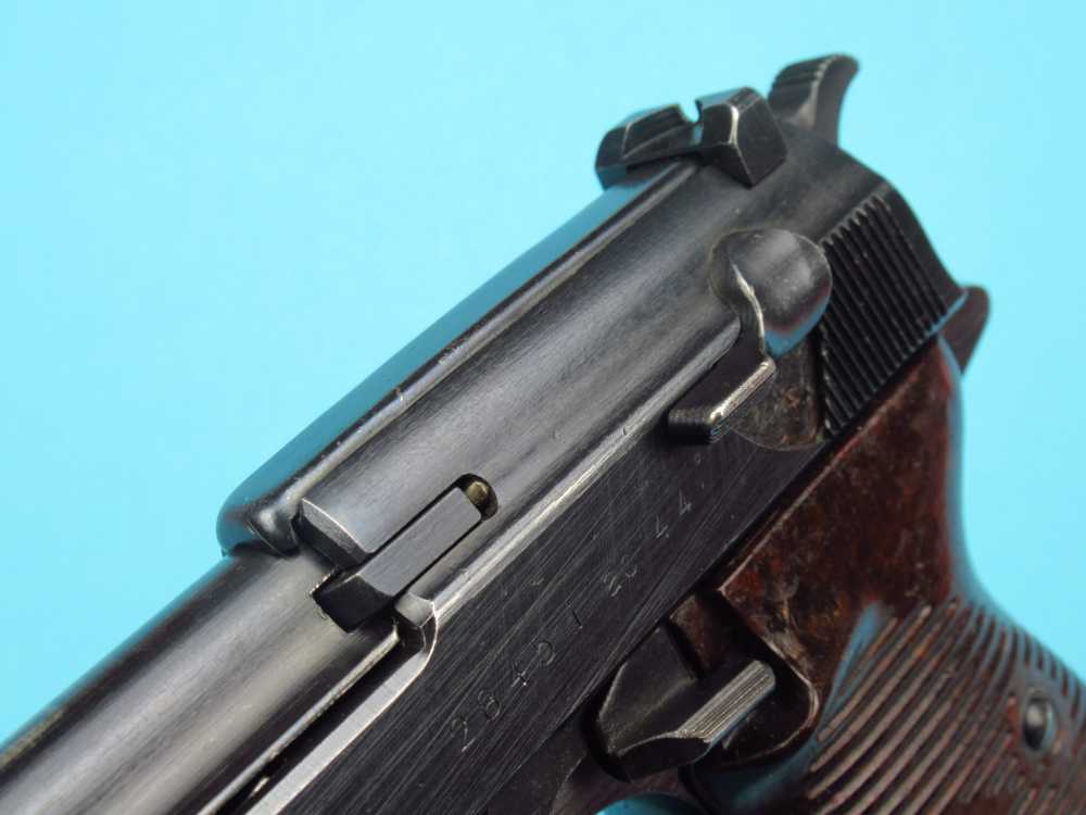Very nice 1944 German WWII Walther P38 pistol 9mm Luger AC44 Mauser-img-23