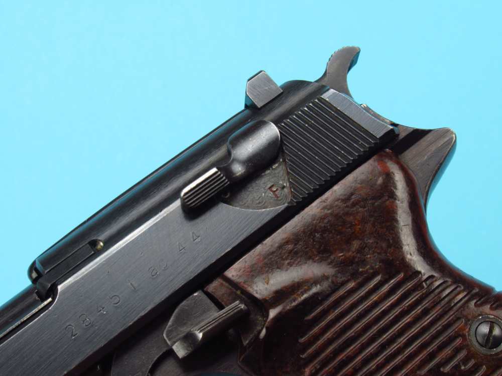 Very nice 1944 German WWII Walther P38 pistol 9mm Luger AC44 Mauser-img-13