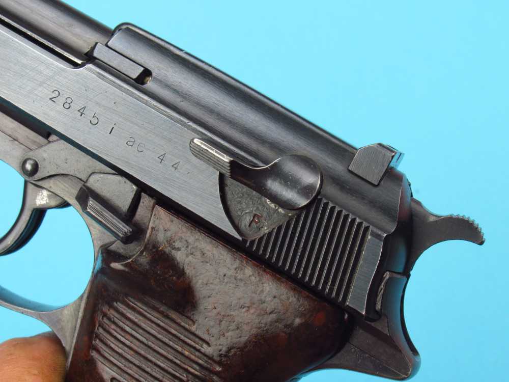 Very nice 1944 German WWII Walther P38 pistol 9mm Luger AC44 Mauser-img-11