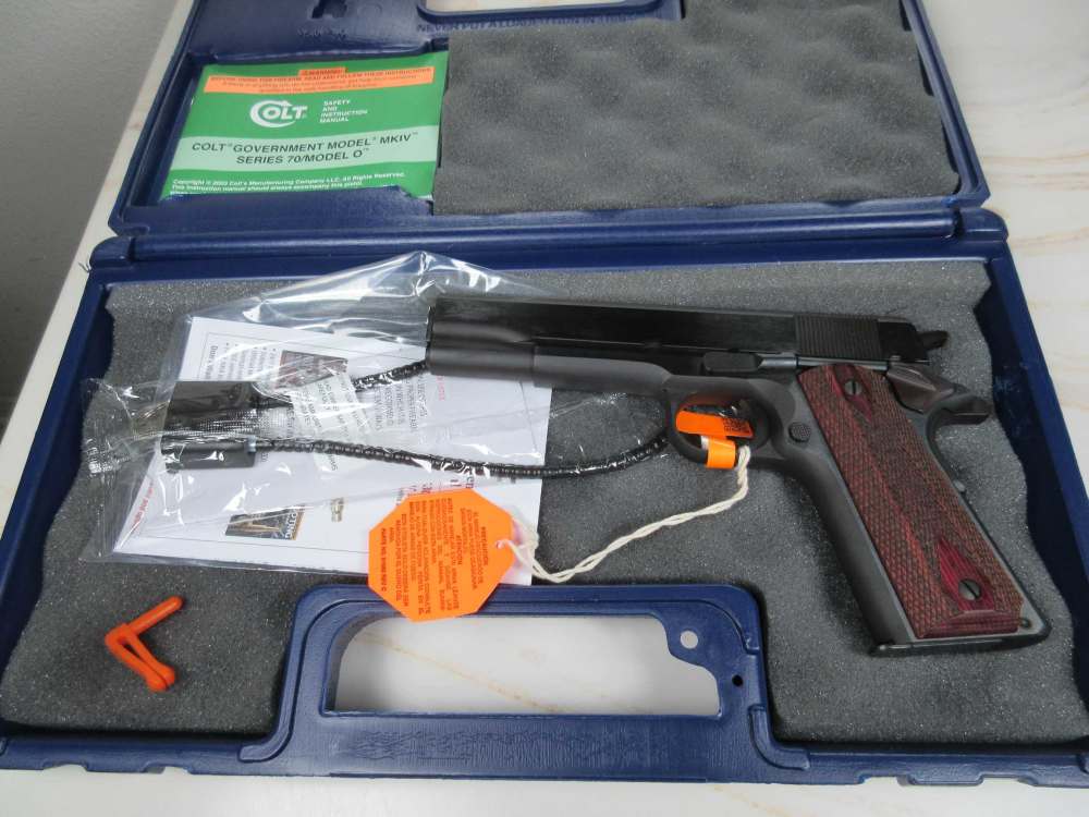 Colt 1911 Govt .45acp no roll marks 8rd mag no sights-img-0