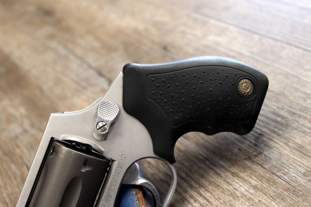 Taurus ultra-lite titanium revolver .38 spl -img-2
