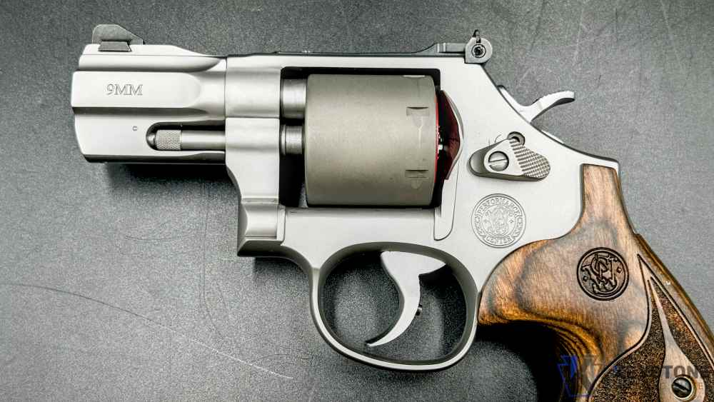 Like New Smith & Wesson 986 9mm 2.5" Revolver w/ Original Box/Moon Clips-img-10