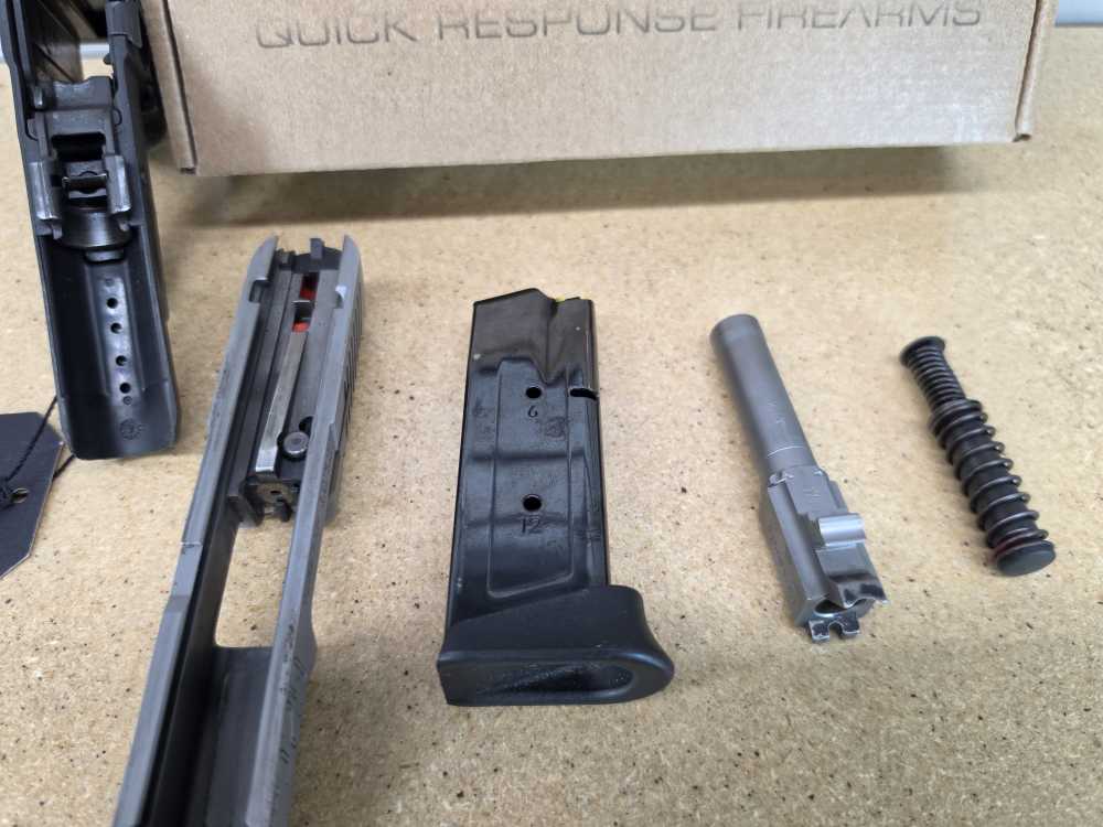 Taurus G2C 9mm  Two-Tone Grey/Black  Penny Auction | No Reserve-img-11