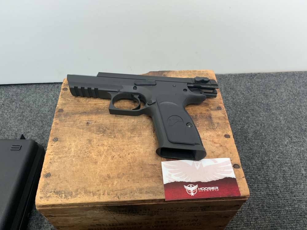 Magnum Research Baby Eagle .45 ACP – 98% **PENNY**-img-16