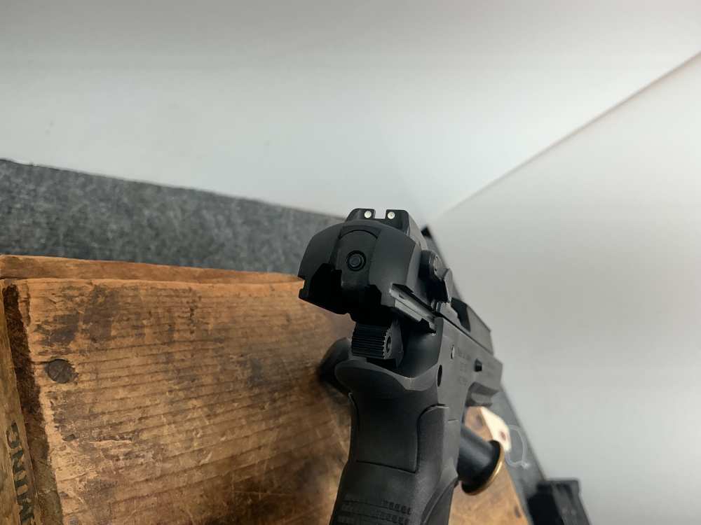 Magnum Research Baby Eagle .45 ACP – 98% **PENNY**-img-14