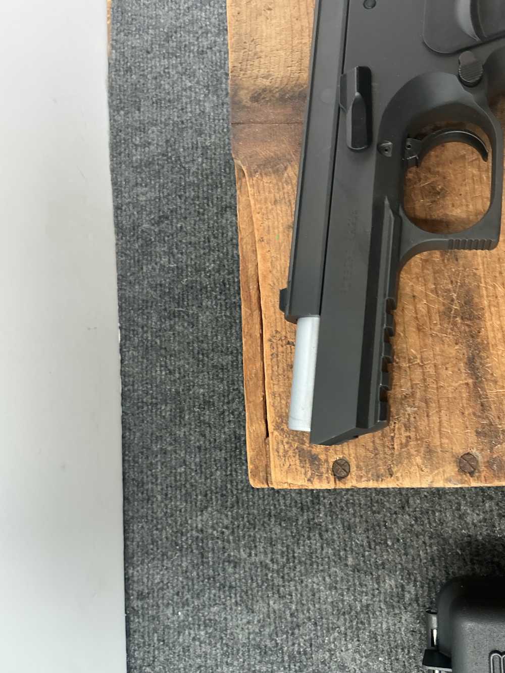 Magnum Research Baby Eagle .45 ACP – 98% **PENNY**-img-17