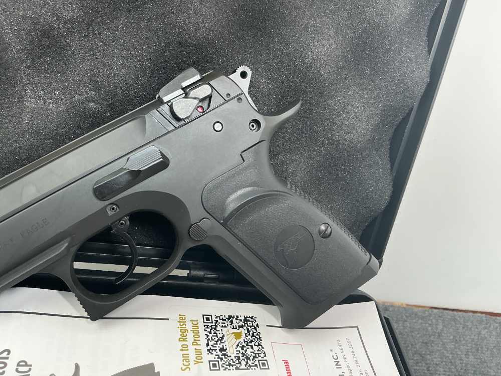 Magnum Research Baby Eagle .45 ACP – 98% **PENNY**-img-4