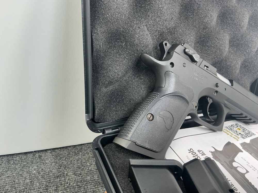 Magnum Research Baby Eagle .45 ACP – 98% **PENNY**-img-8
