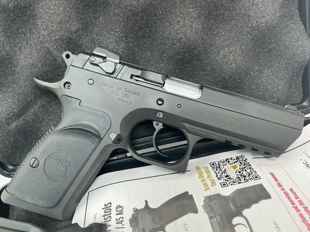 Magnum Research Baby Eagle .45 ACP – 98% **PENNY**-img-9