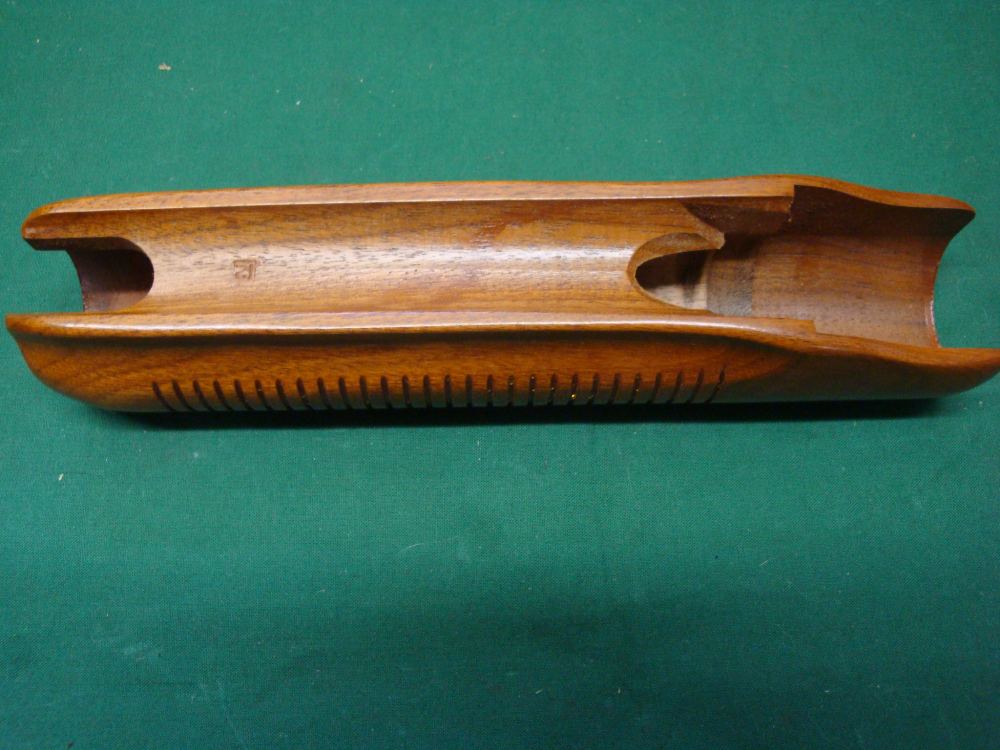 REMINGTON M 870 FOREND EARLY MODEL-img-1