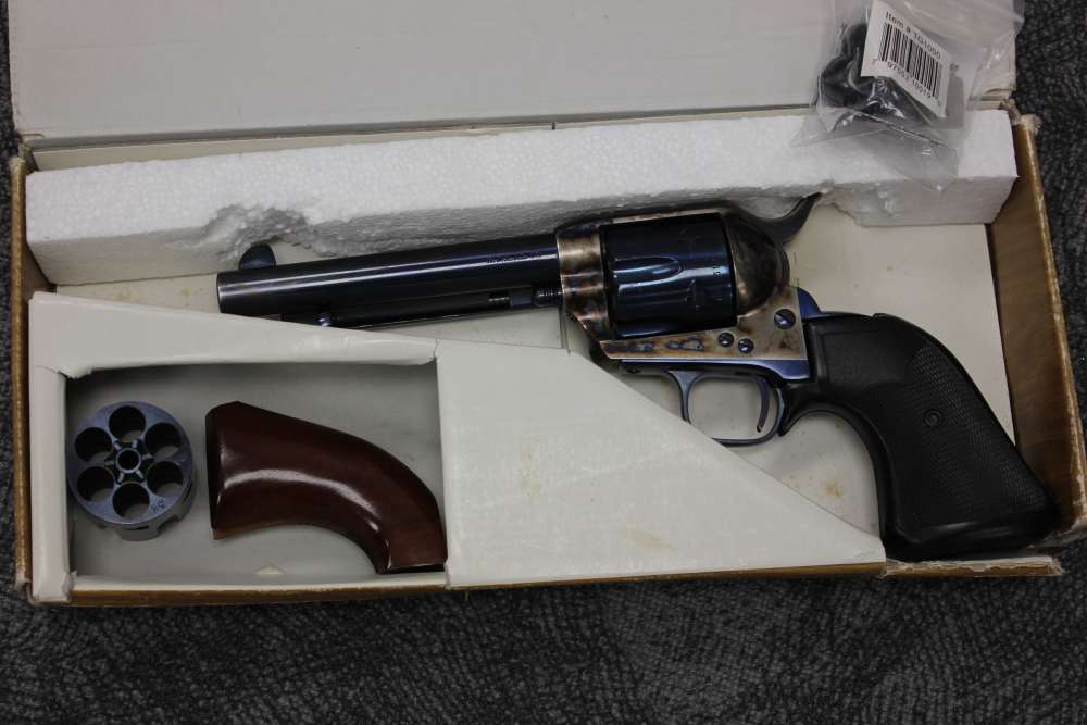 Made in Italy Uberti 1873 Cattleman .45Colt/.45ACP Single Action revolver!-img-2