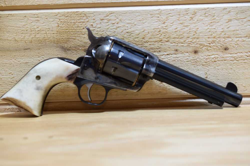 2) Ruger Vaquero's 45LC Consecutive Numbers Oglesby Los Vaqueros Package-img-8