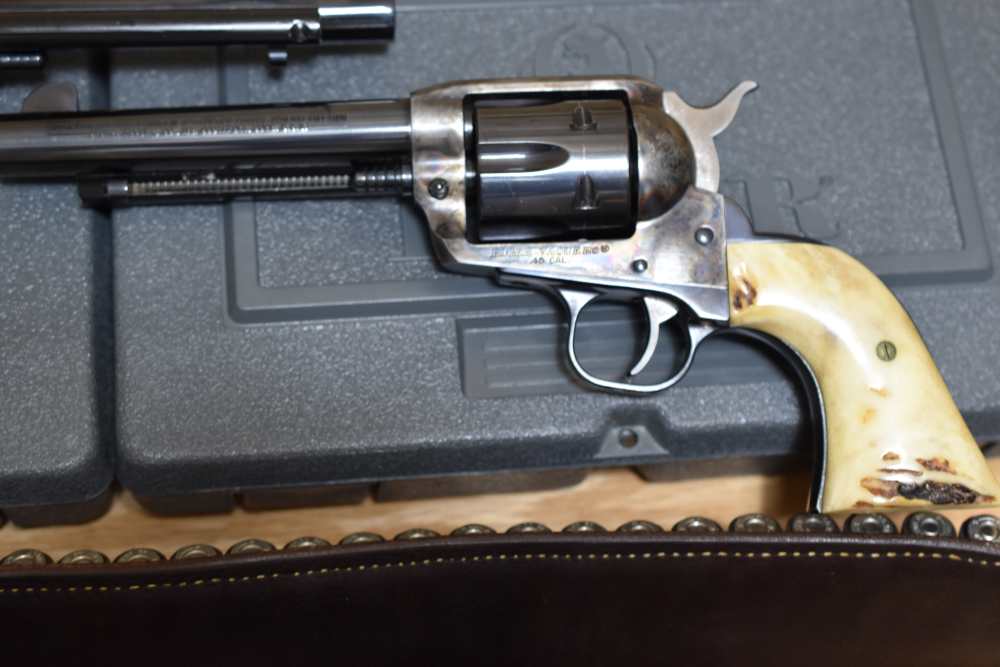 2) Ruger Vaquero's 45LC Consecutive Numbers Oglesby Los Vaqueros Package-img-3