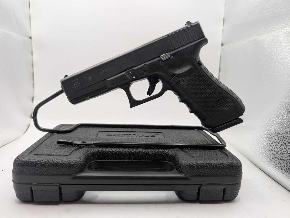 GLOCK 17 GEN 4 SEMI AUTO 9MM PISTOL - NICE USED BUT BARELY LOOKS FIRED-img-0